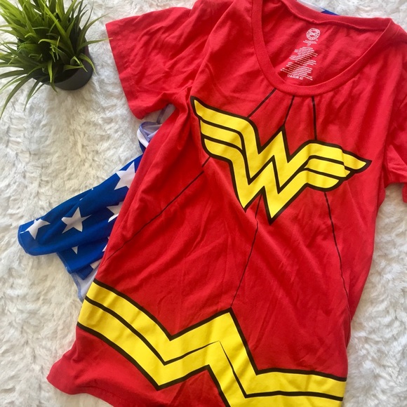 DC Comics Tops - ☀️ dc comics • wonder woman with cape graphic tee